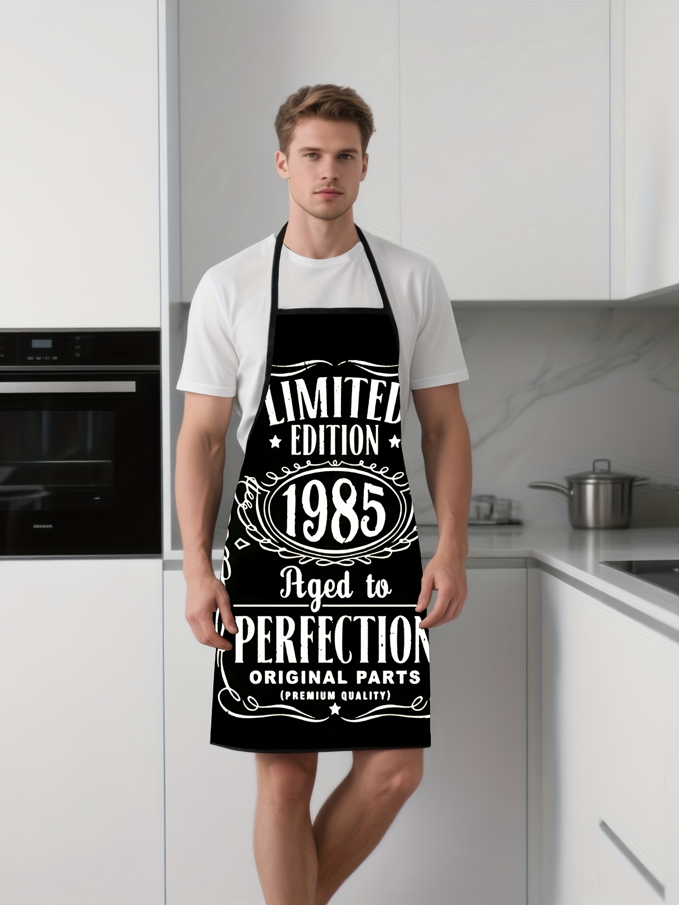 Eine Küchenschürze mit schwarz – Kitchen Baking Background Bewertung und Preis
